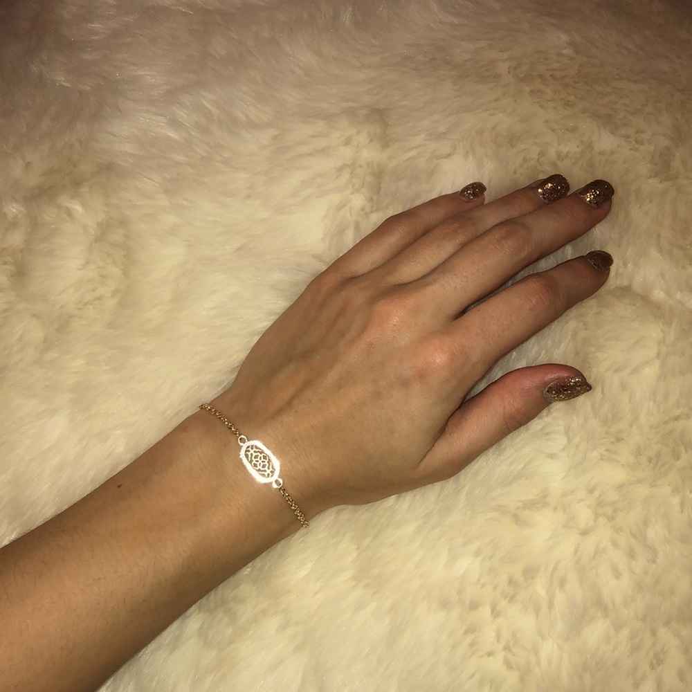 Kendra Scott “Elaina” bracelet in gold color